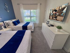 4 bedrooms, iron/ironing board, WiFi, bed sheets