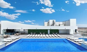 Pool - Beachfront Luxury Condo w/ Infinity Pool & Hot Tub (Playa Encanto)
