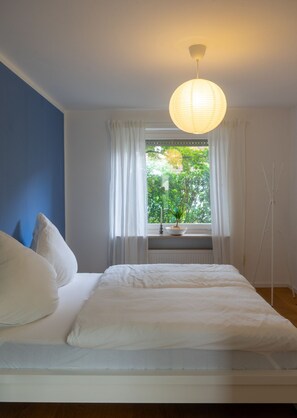 5 bedrooms, in-room safe, iron/ironing board, travel cot