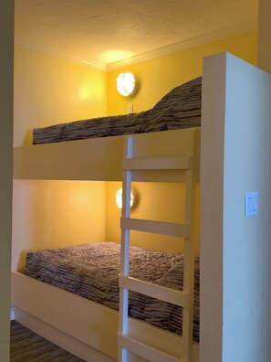 1 quarto, Wi-Fi de cortesia, roupa de cama