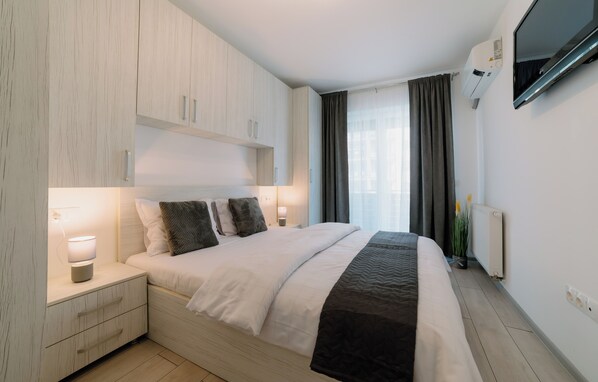 1 bedroom, iron/ironing board, free WiFi, bed sheets