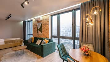 Suite Studio, cuisine, vue ville | Décoration personnalisée, rideaux occultants, chambres insonorisées