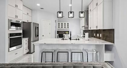 5BR Retreat + Theater & Games
