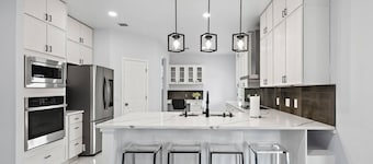 5BR Retreat + Theater & Games