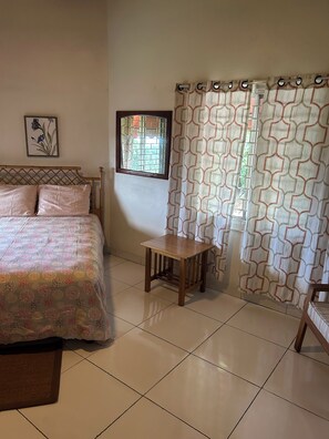 1 bedroom, iron/ironing board, WiFi, bed sheets - Charming country house with AC and WiFi in marvelous Montego Bay (Montego Bay)