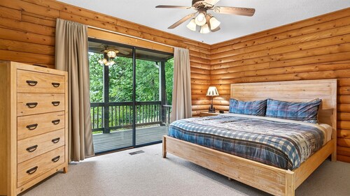 NEW - My Mountain Paradise by Carolina Properties *Decorates for Christmas*