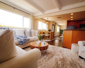 Smart TV, fireplace - 
Luxury Escape w/ Panoramic Views + Private Retreat (Lakeside)