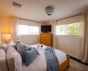 3 bedrooms, iron/ironing board, WiFi, bed sheets - Luxury Escape & Panoramic Views (Lakeside)