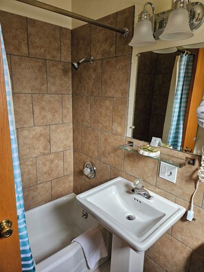 Classic Single Room | Bathroom