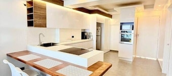Lecheria Oceanfront Escape | Pool, View & Relax