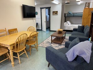 Family House | In-room dining