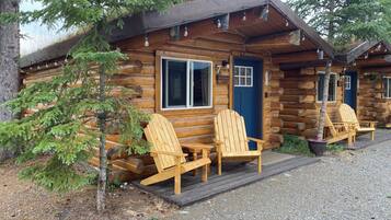 Deluxe Cabin | Terrace/patio
