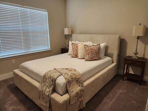 1 chambre, bureau, fer et planche à repasser, Wi-Fi gratuit