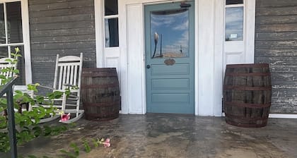 1800 Historic Studio in downtown Dunnellon Rainbow River World Equestrian ctr