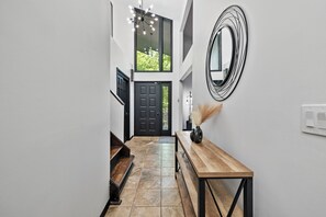 Interior - Fantastic 6-bedroom house with AC in Washingtonville (Washingtonville)