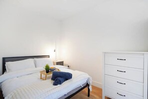 1 bedroom, bed sheets