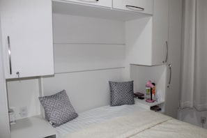 1 室のベッドルーム、アイロン / アイロン台、WiFi、ベッドシーツ