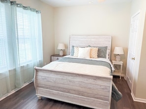 3 bedrooms, iron/ironing board, WiFi, bed sheets