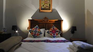 Deluxe Single Room, 1 Large Twin Bed | Blackout drapes, free WiFi