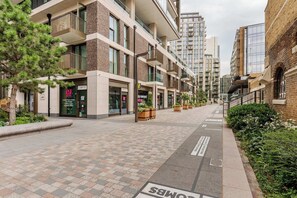 Exterior - The London Dock HQ - 3 Beds for 6 Guests with AC (London)