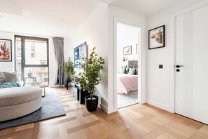 1 habitación, tabla de planchar con plancha, wifi y ropa de cama