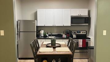 Microondas, horno y toallas de papel