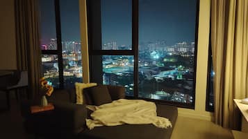 Soundproofing, iron/ironing board, free WiFi