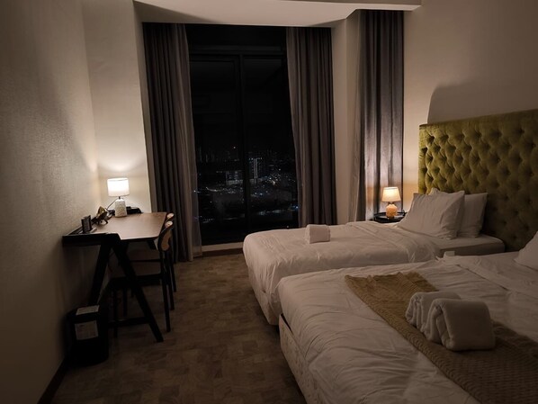 Appartamento Premium, vista città | Bagno | Asciugacapelli, asciugamani
