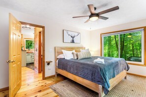 3 chambres, fer et planche à repasser, Wi-Fi gratuit, draps fournis