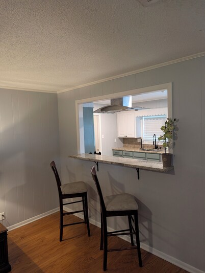 Forget your worries in this spacious and serene space.