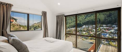 2 bedrooms, iron/ironing board, travel crib, free WiFi