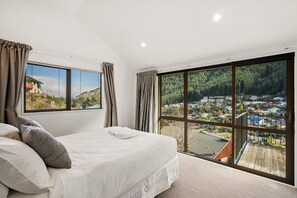 2 bedrooms, iron/ironing board, travel cot, free WiFi