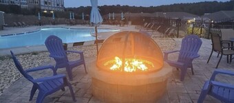 Mariners Cottage Lake Retreat - Stunning Home in Mariners Landing Golf Resort