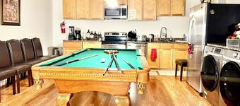 Luxurious 2BR Movie Theater Game Room Kitchen Gym