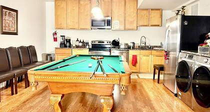 Luxurious 2BR Movie Theater Game Room Kitchen Gym