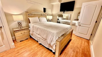 2 bedrooms, in-room safe, desk, iron/ironing board