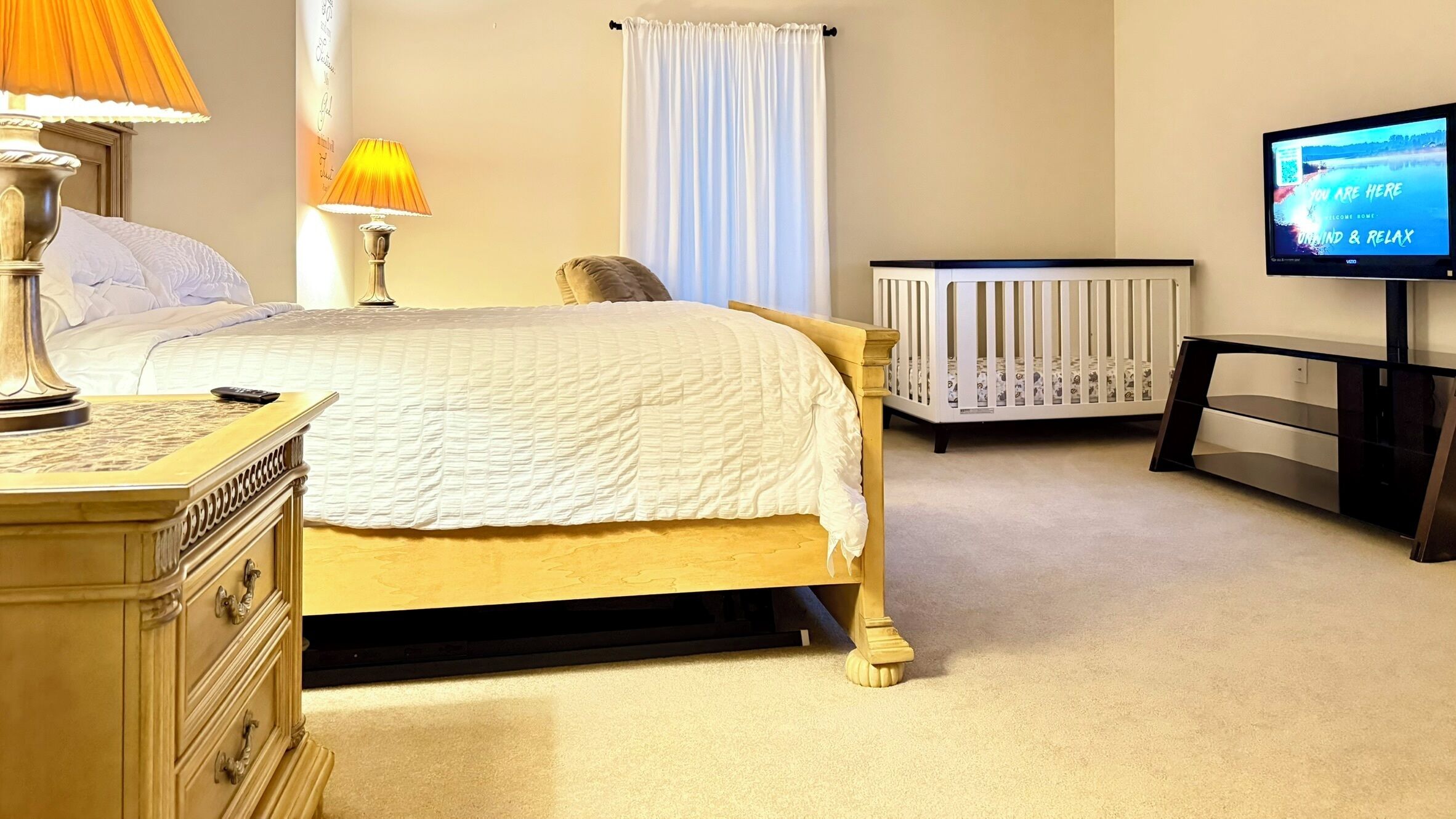 3 soverom, safe på rommet, skrivebord og strykejern/-brett