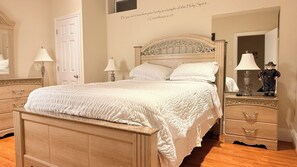 3 chambres, coffres-forts dans les chambres, bureau