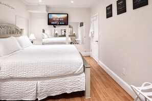 3 habitaciones, caja de seguridad en la habitación y escritorio 