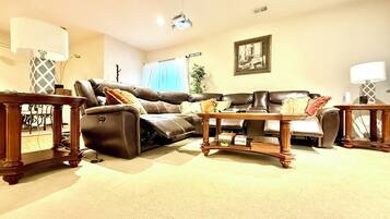 Smart-TV, videospill, DVD-spiller og fotballspill