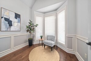 Interior - Lakeside Way Luxury Retreat (Fort Smith)