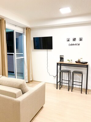 Smart TV y futbolito 