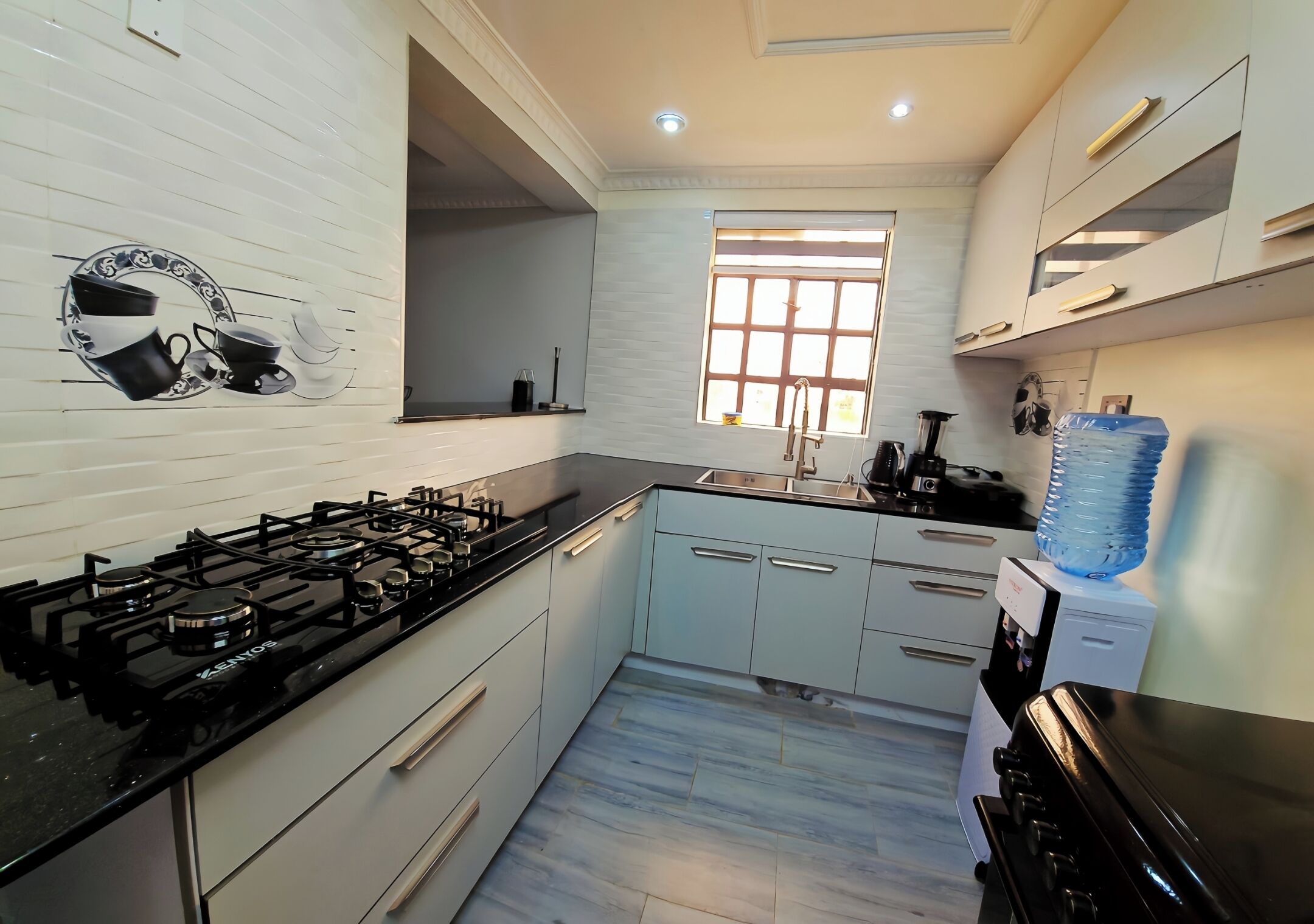 雪櫃、微波爐、焗爐、爐具