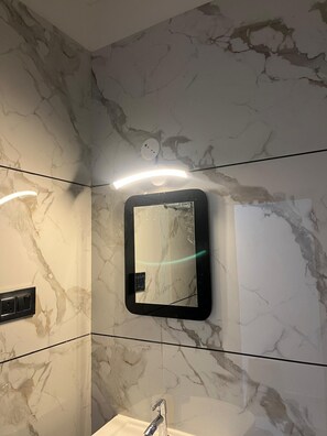 Douche, serviettes fournies