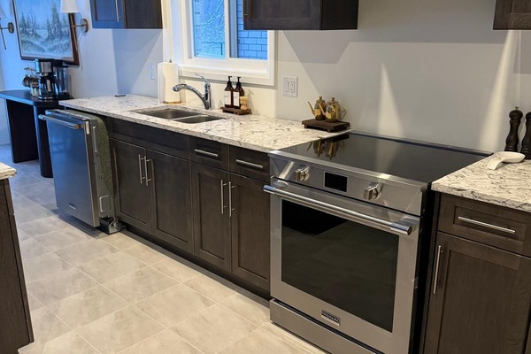 Microondas, horno, placa de cocina, lavavajillas