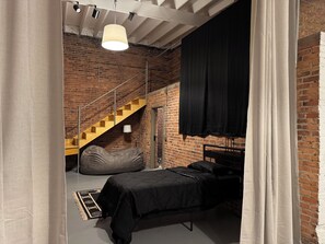 5 室のベッドルーム、アイロン / アイロン台、WiFi、ベッドシーツ