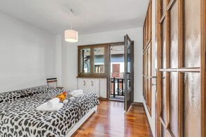 1 bedroom, free WiFi, bed sheets