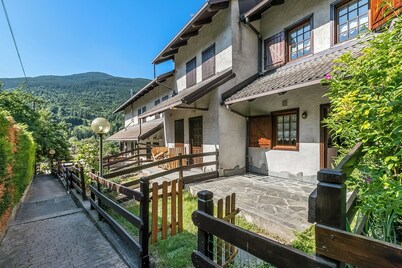 La Casa Di Dadà with Terrace and Garden, Oulx, Italy