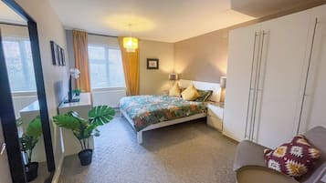 1 bedroom, iron/ironing board, travel cot, free WiFi