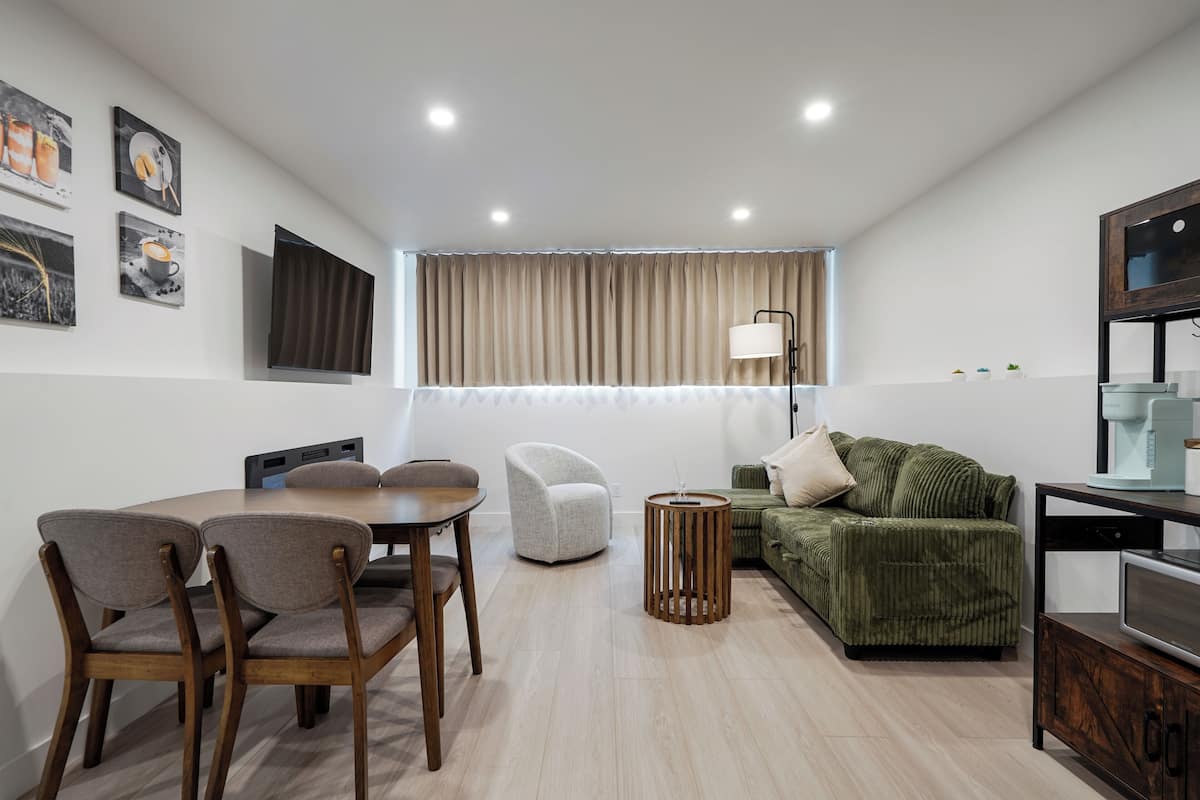 Superior-Apartment, 1 Queen-Bett und Schlafsofa, Kochnische | Wohnbereich